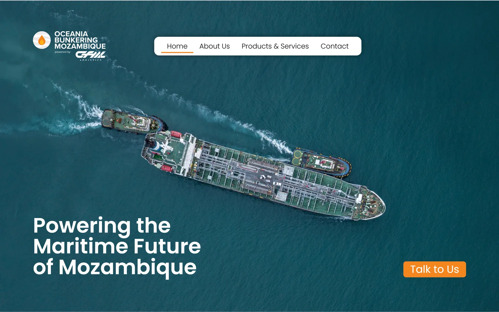 Página inicial da Oceania Bunkering com uma vista aérea de uma operação de abastecimento no mar